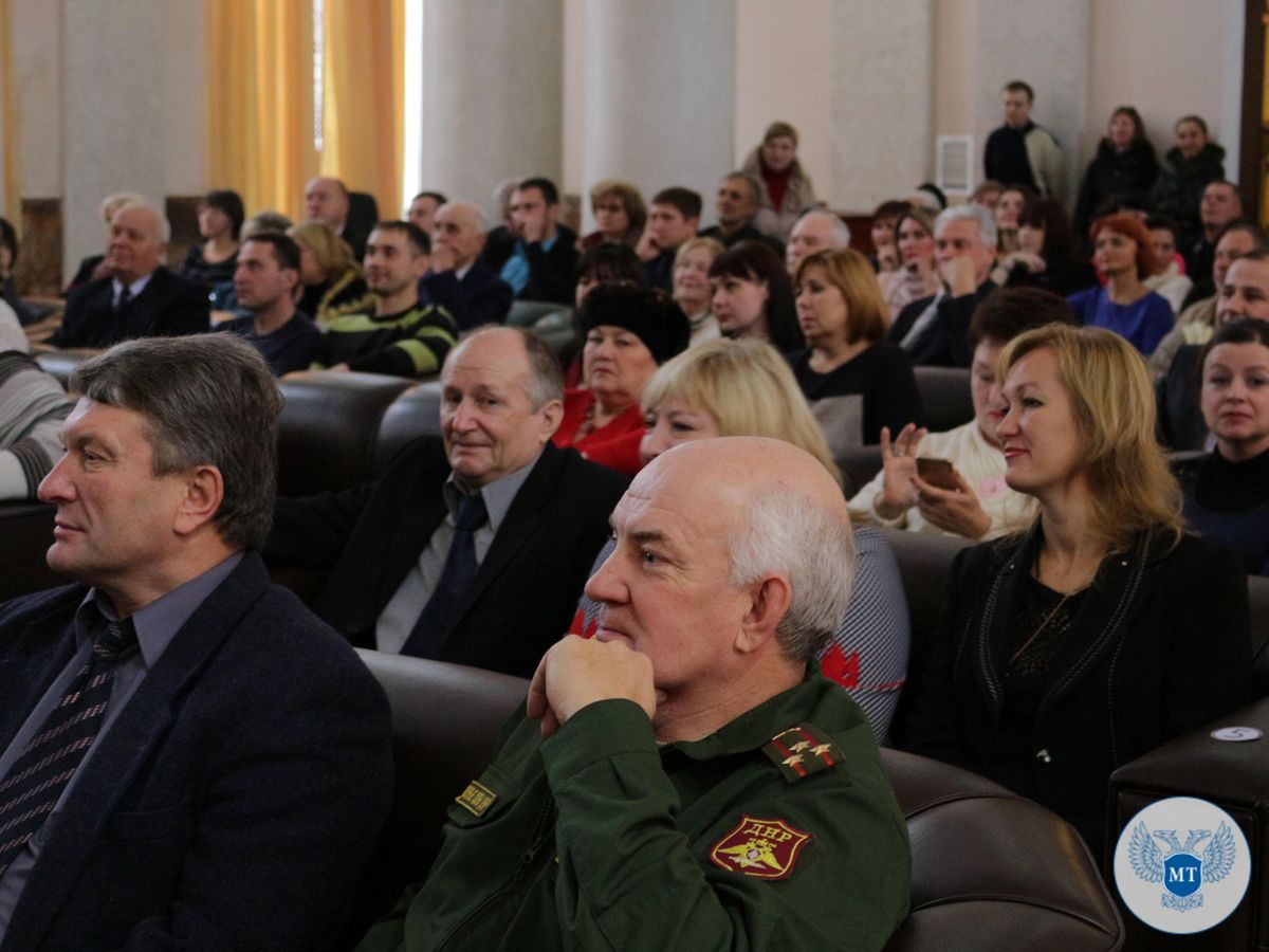 Игорь Андриенко поздравил с 50-летием Донецкий институт железнодорожного транспорта