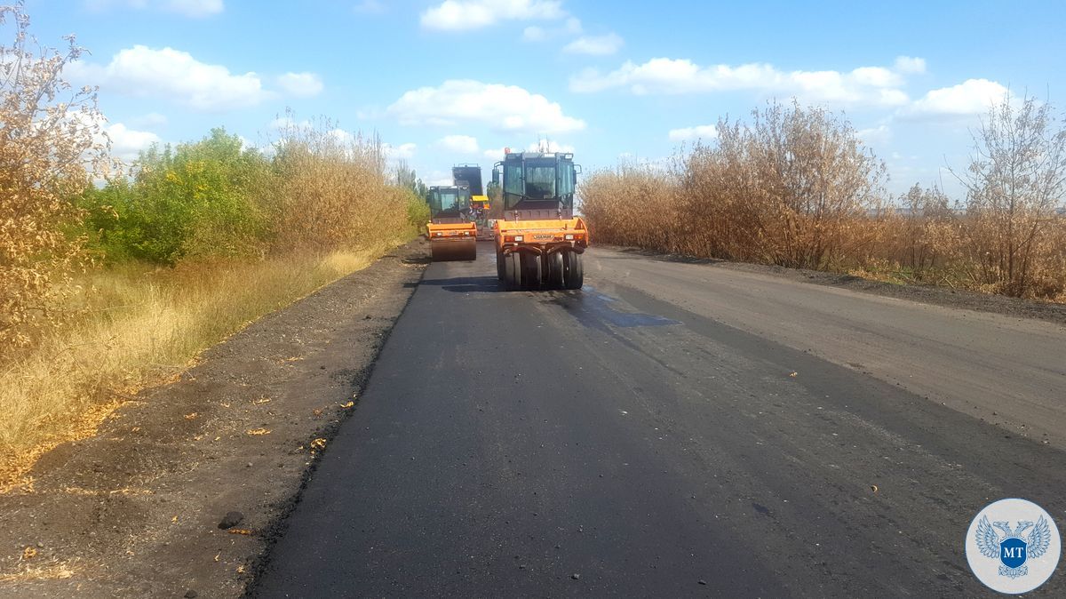 Минтранс ДНР проводит ремонтные работы на автодороге «Знаменка – Луганск – Изварино»