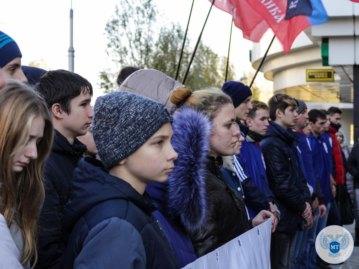 Представители Министерства транспорта ДНР почтили память погибших в дорожно-транспортных происшествиях