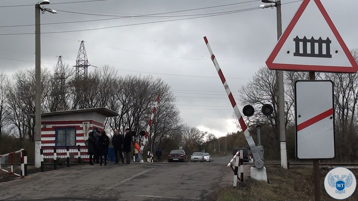 Министерство транспорта ДНР восстановило движение рейсового и школьного автобусов в поселок Горное г. Шахтерска