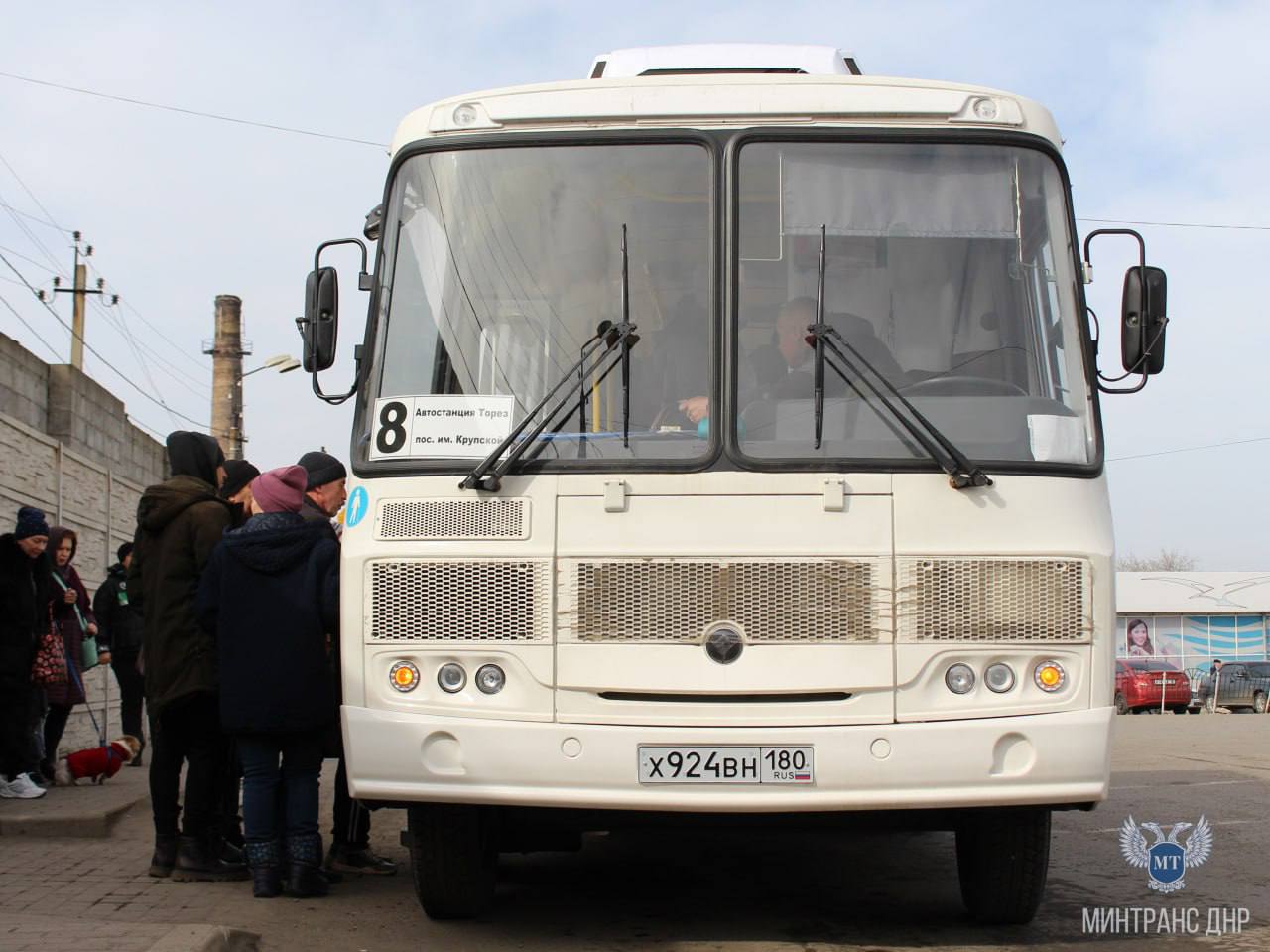 Новые автобусы выходят на социальные маршруты Тореза