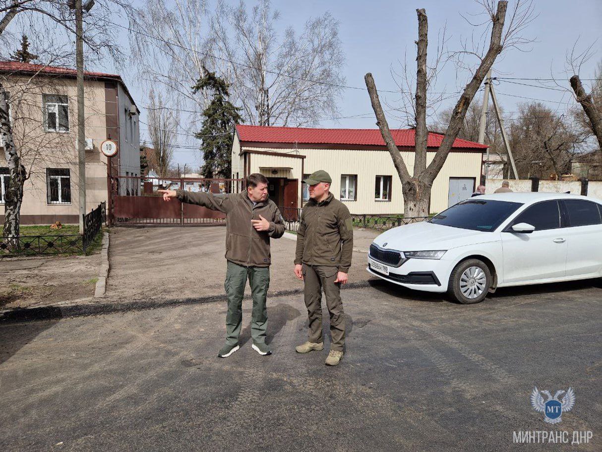 Владимир Тужилин проверил ход работ по восстановлению объектов дорожной сети Макеевки 