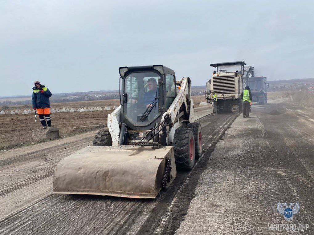 Продолжается восстановление автомобильной дороги межмуниципального значения «Светлодарск – Мироновка – /на Попасную/»