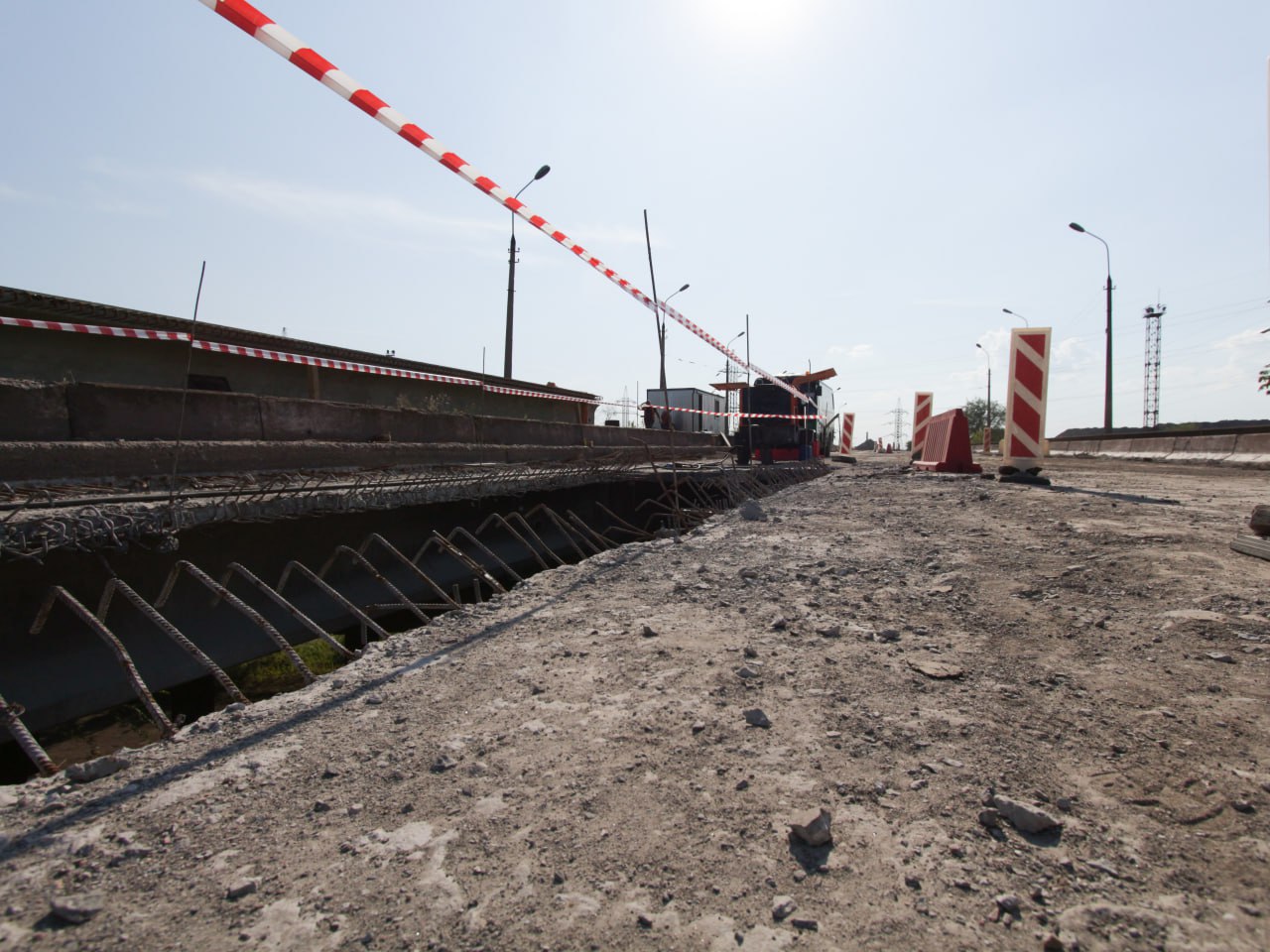 Восстановление семи мостов в Мариуполе строители Госкомпании 