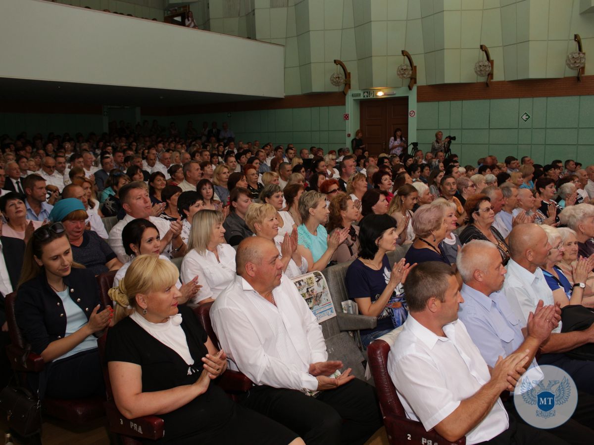 В преддверии профессионального праздника в Республике наградили лучших представителей железнодорожной отрасли