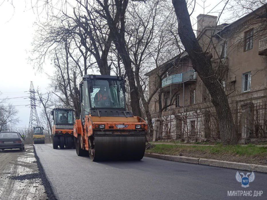 Активными темпами идет восстановление дорог в Макеевке