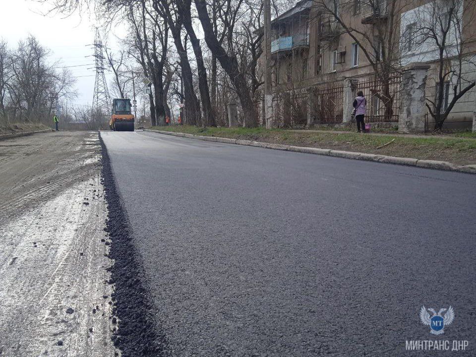 Активными темпами идет восстановление дорог в Макеевке