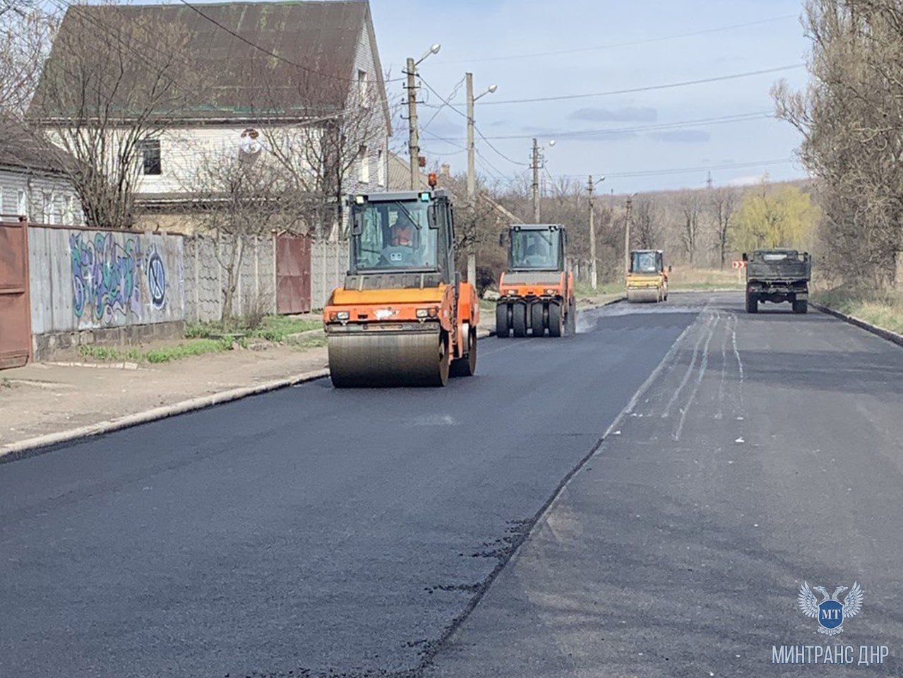 Под контролем ГКУ ДНР «Служба автомобильных дорог Донбасса» продолжается восстановление дорожного покрытия ряда улиц Макеевки