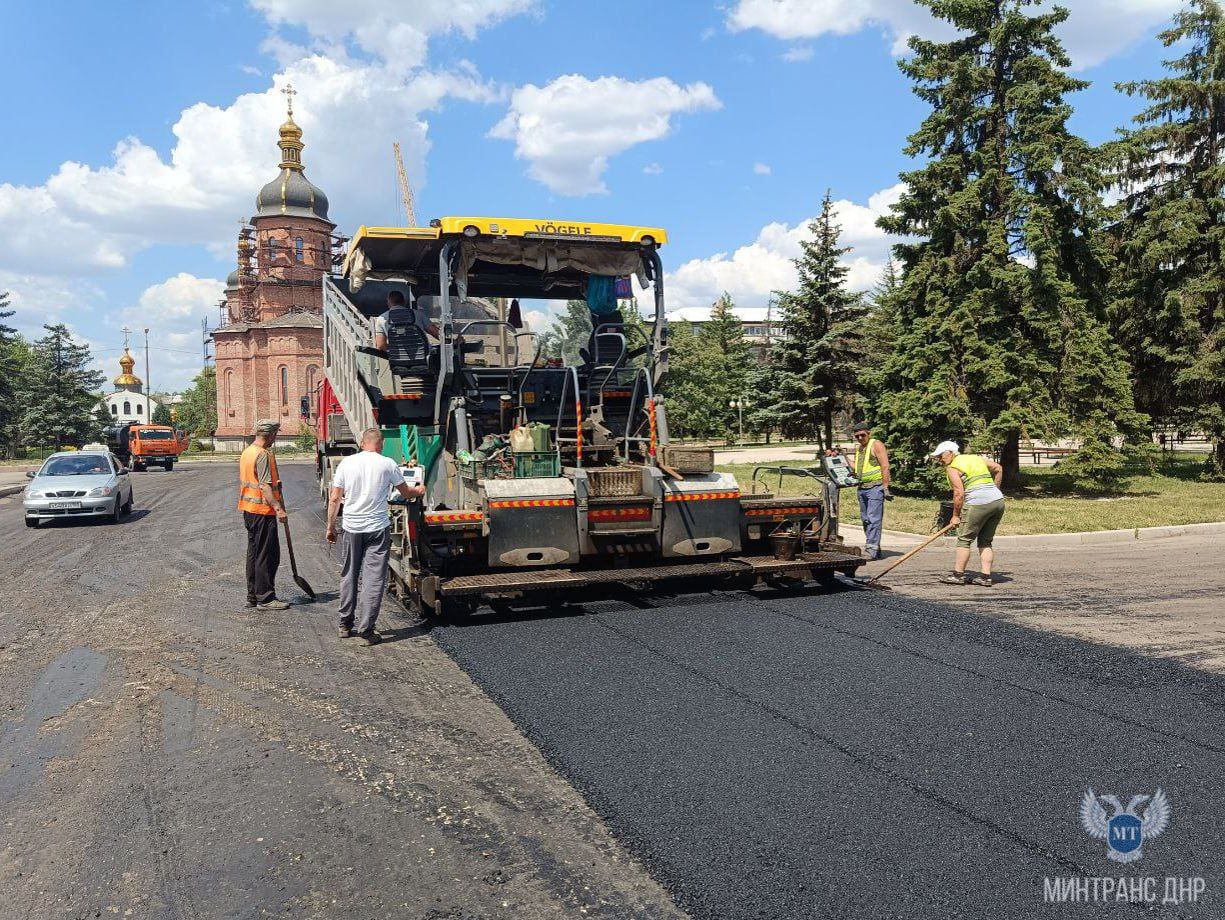 С опережением графика завершаются работы по восстановлению улично-дорожной сети городов в рамках ПСЭР на 2024 год