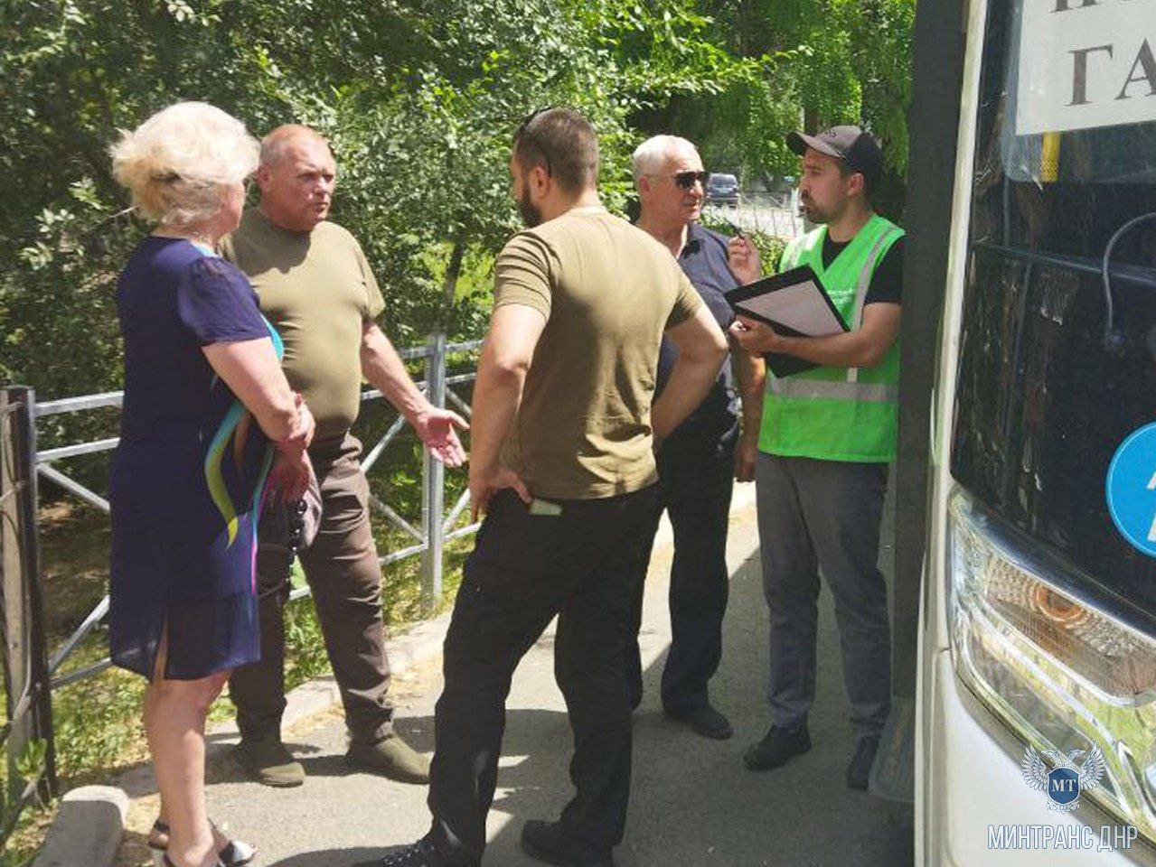 В Шахтерске сотрудники Минтранса проверили состояние автобусов, обслуживающих городские маршруты