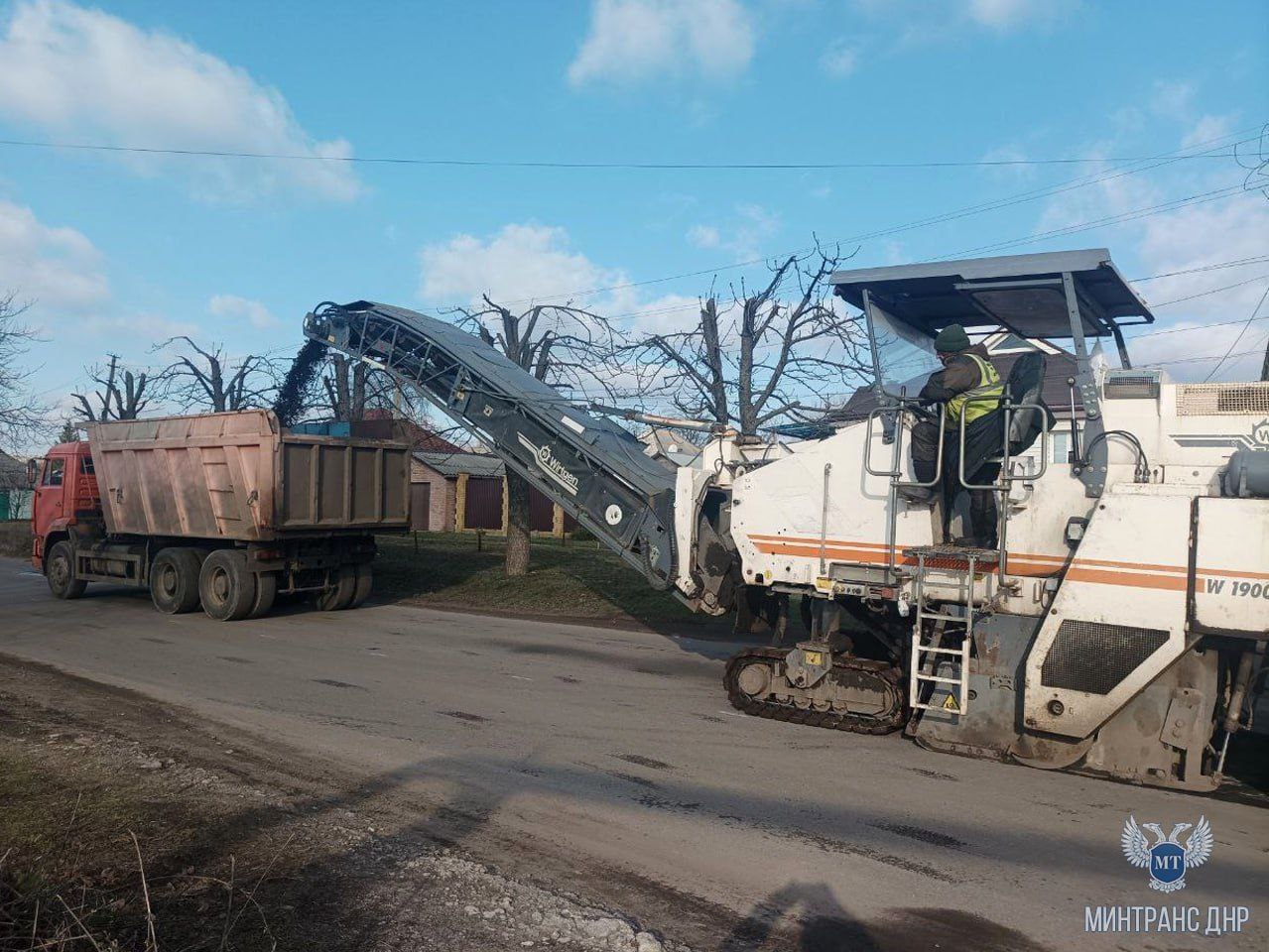 Дорожники приступили к восстановлению улиц Макеевки