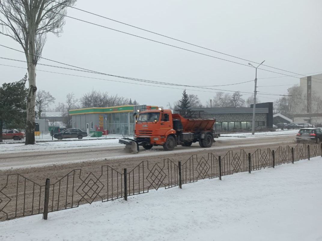 Все оперативные дорожные службы переведены на круглосуточный режим работы в связи с ухудшением погодных условий 