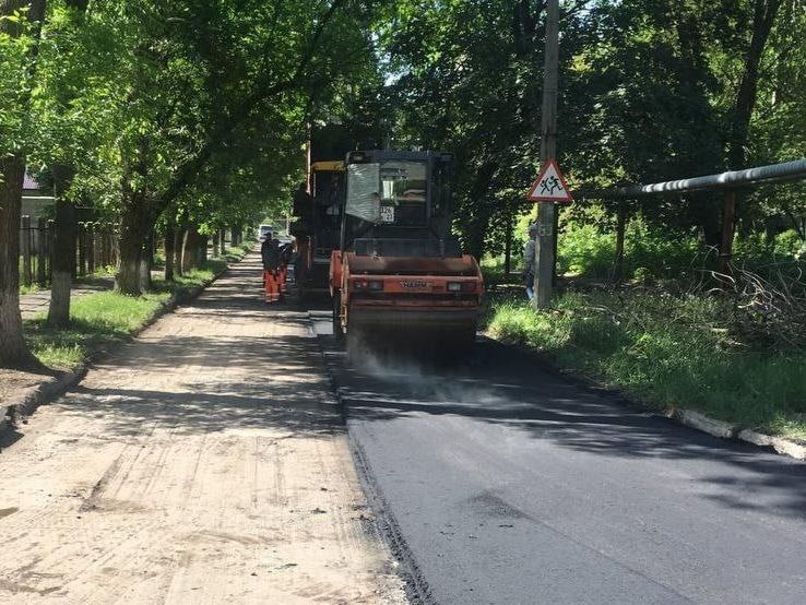 В Ждановке продолжается восстановление дорог при поддержке шефа-региона Магаданской области