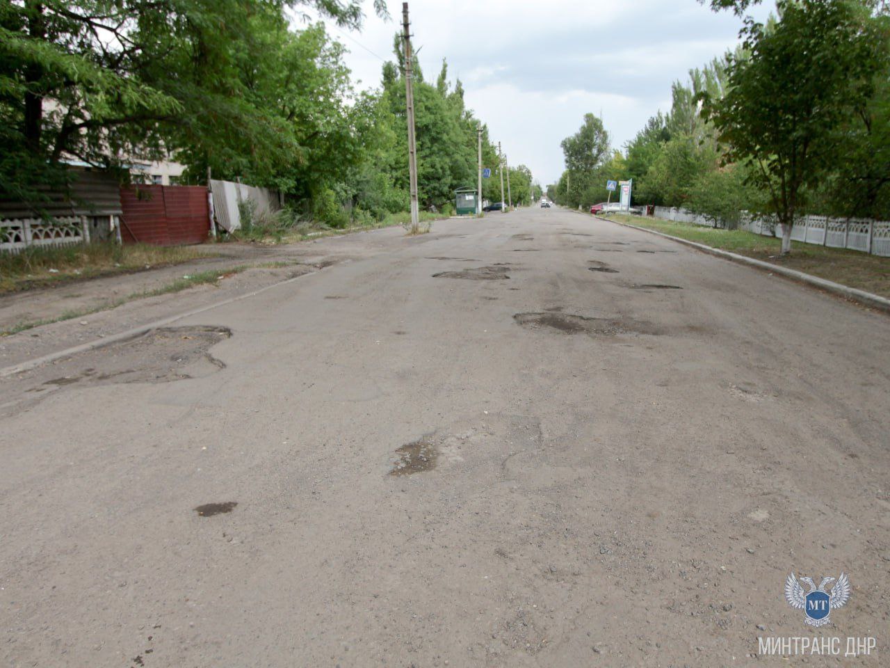 Руководители «Службы автомобильных дорог Донбасса» и Володарского округа обсудили мероприятия по восстановлению дорог