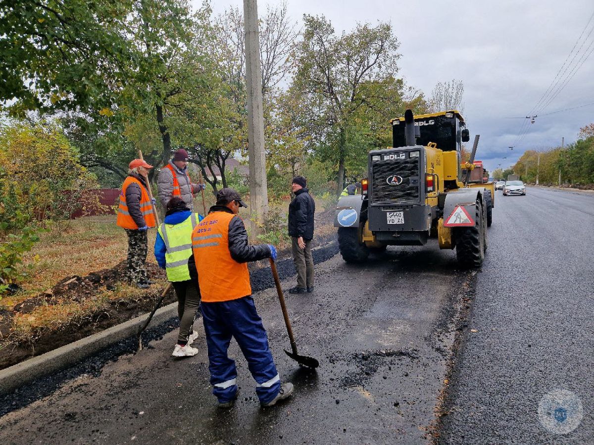 В прифронтовой Горловке жизнь не останавливается, даже не смотря на регулярные обстрелы