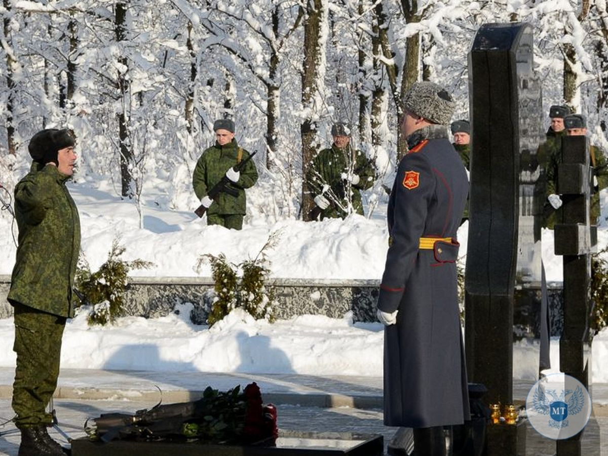 Представители Министерства транспорта почтили память Героя Донецкой Народной Республики Михаила Толстых 