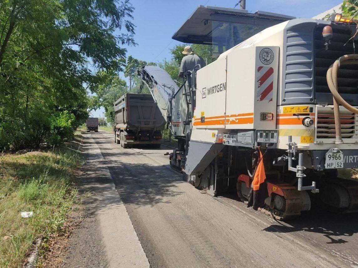 Нижегородские подрядчики приступили к ремонту дорожного полотна на улице Суворова в Харцызске 