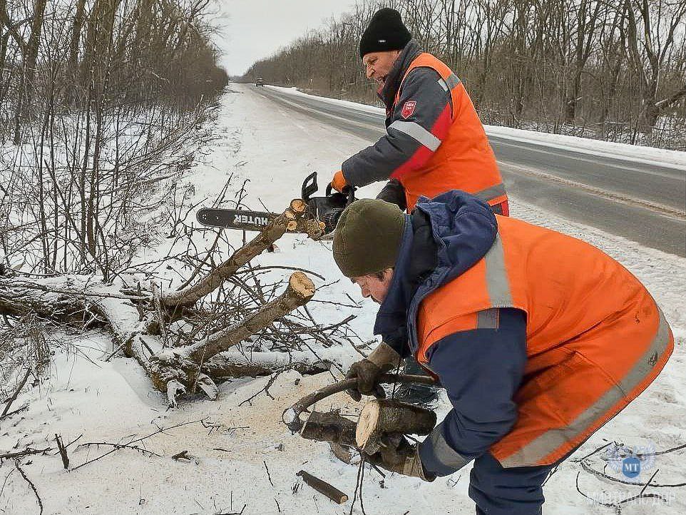 Повсеместно в Республике продолжается работа по ликвидации последствий непогоды на дорогах общего пользования