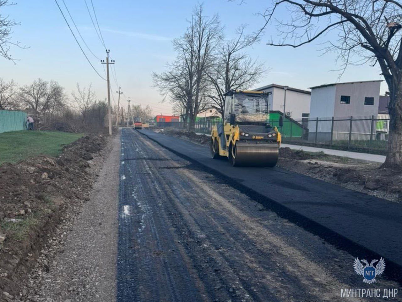 Ямал продолжает восстановление дорог в Волновахе