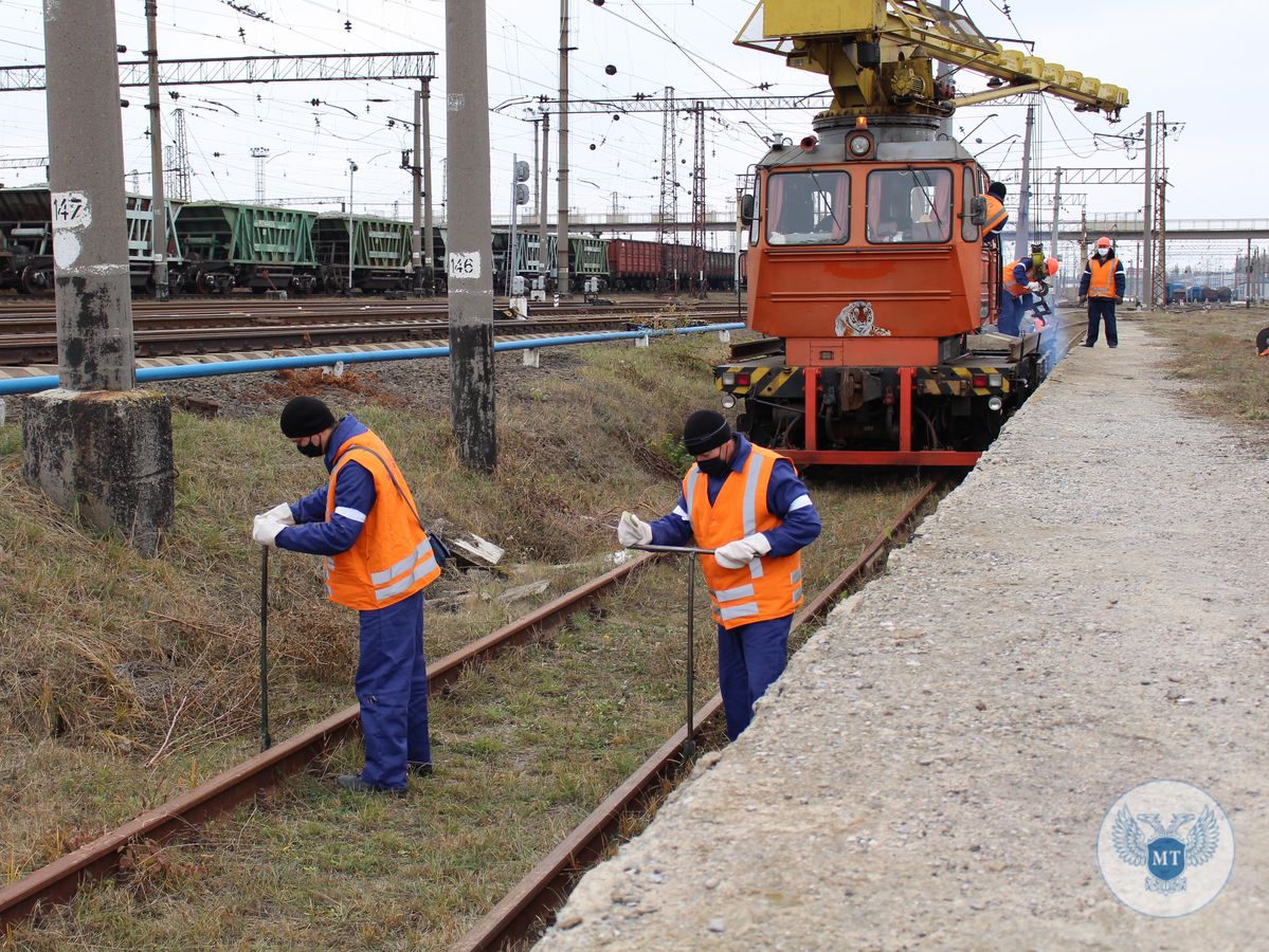 Минтранс отработал задачи по ликвидации условной чрезвычайной ситуации на железнодорожных путях (фоторепортаж)