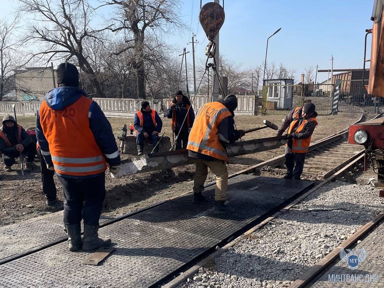 Благодаря шефской помощи Ямала в Волновахе восстанавливается технологический проезд для автомобильного транспорта