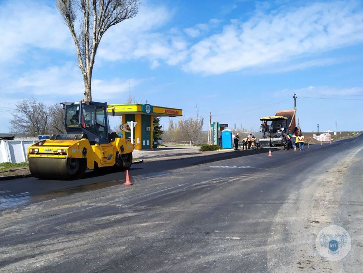 Продолжается восстановление участков автодорог Шахтерского, Старобешевского и Ясиноватского районов