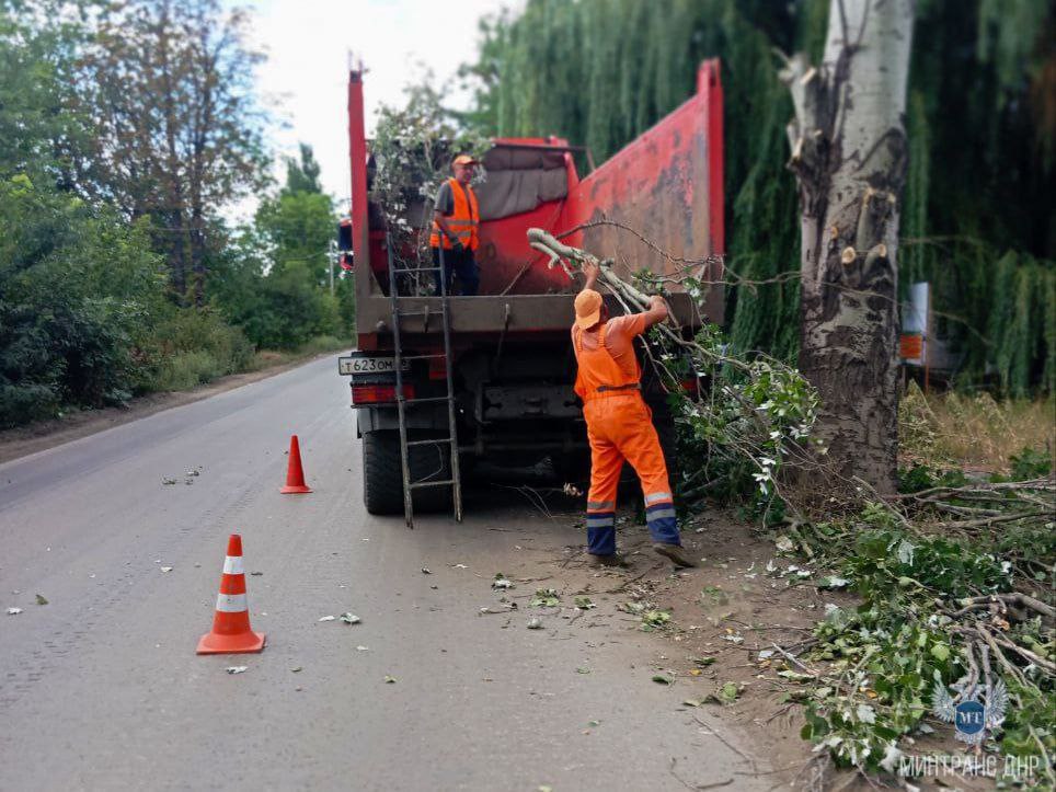 На прошлой неделе дорожные специалисты под контролем ГКУ «Служба автомобильных дорог Донбасса» выполнили мероприятия