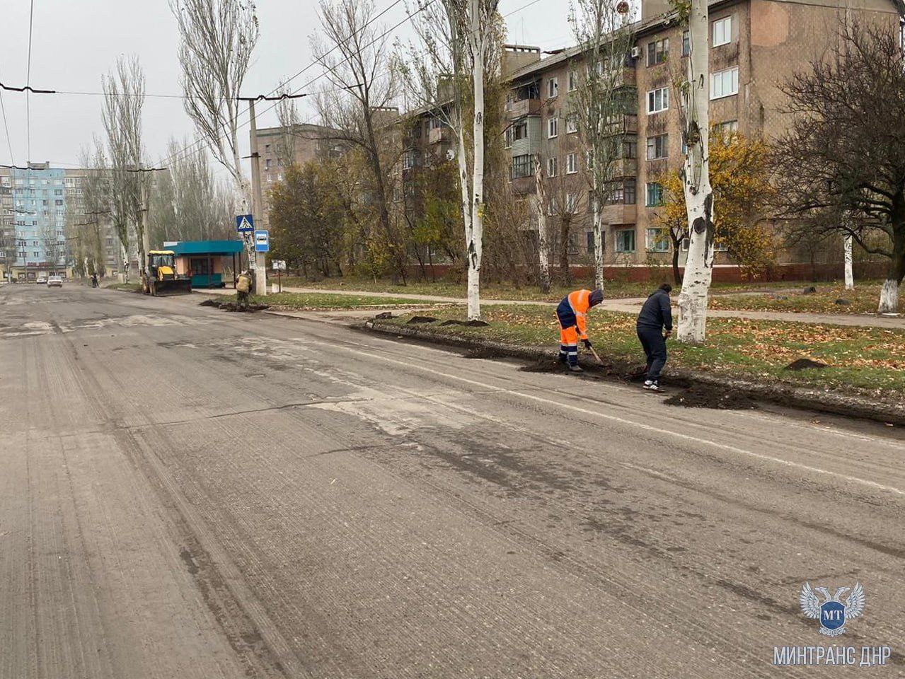 Дорожники продолжают асфальтирование улиц Горловки