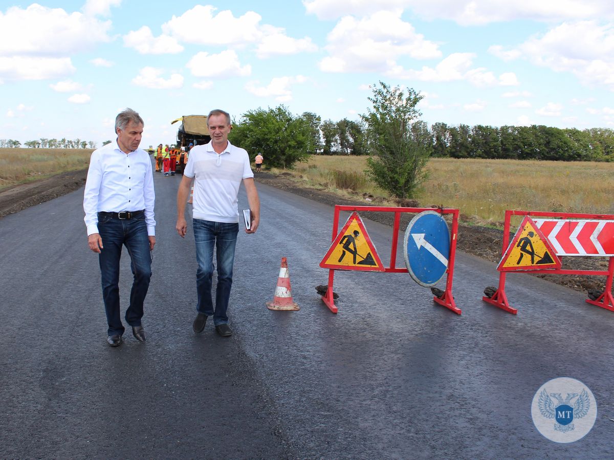 Работы по восстановлению покрытия участка автомобильной дороги Волноваха – Тельманово выполнены на 88%