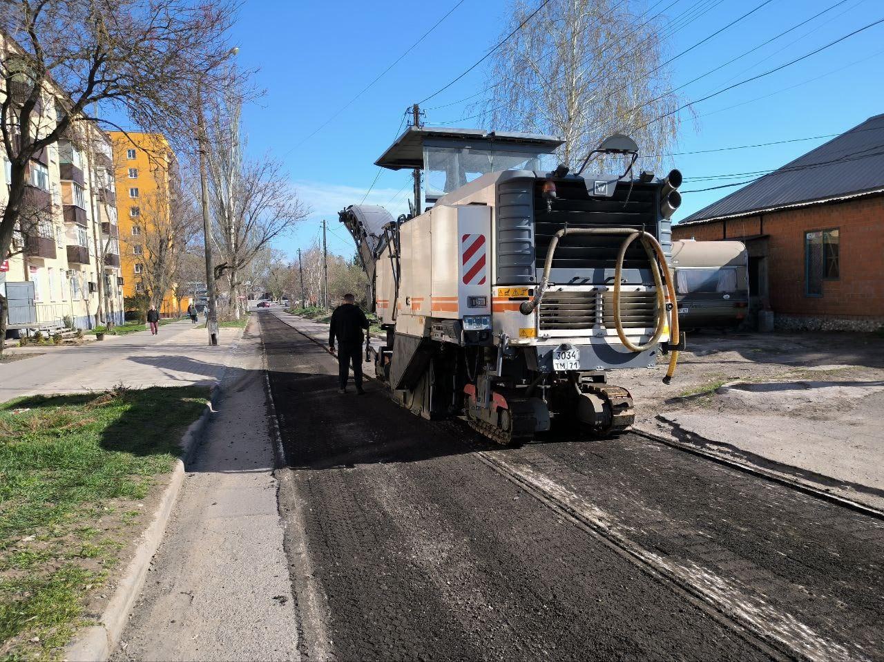 Дорожники Тульской области ремонтируют мариупольские улицы