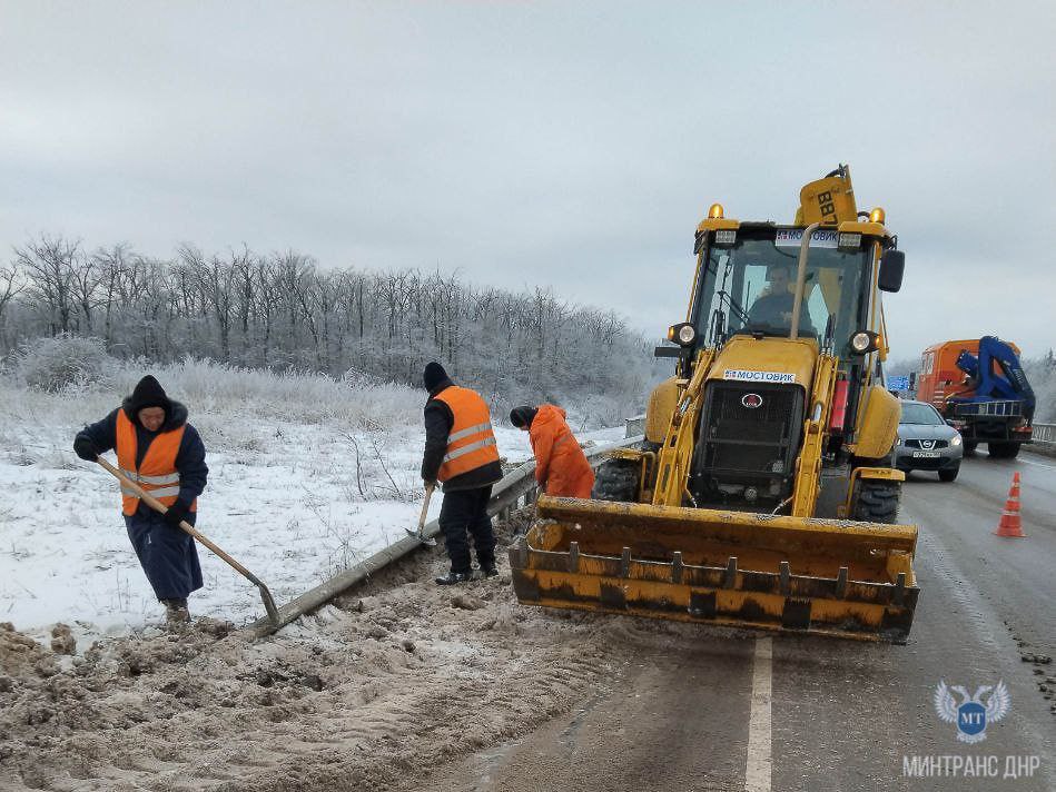 Более 10,6 тысяч тонн ПГМ использовано с начала текущей недели при обработке республиканских автодорог 