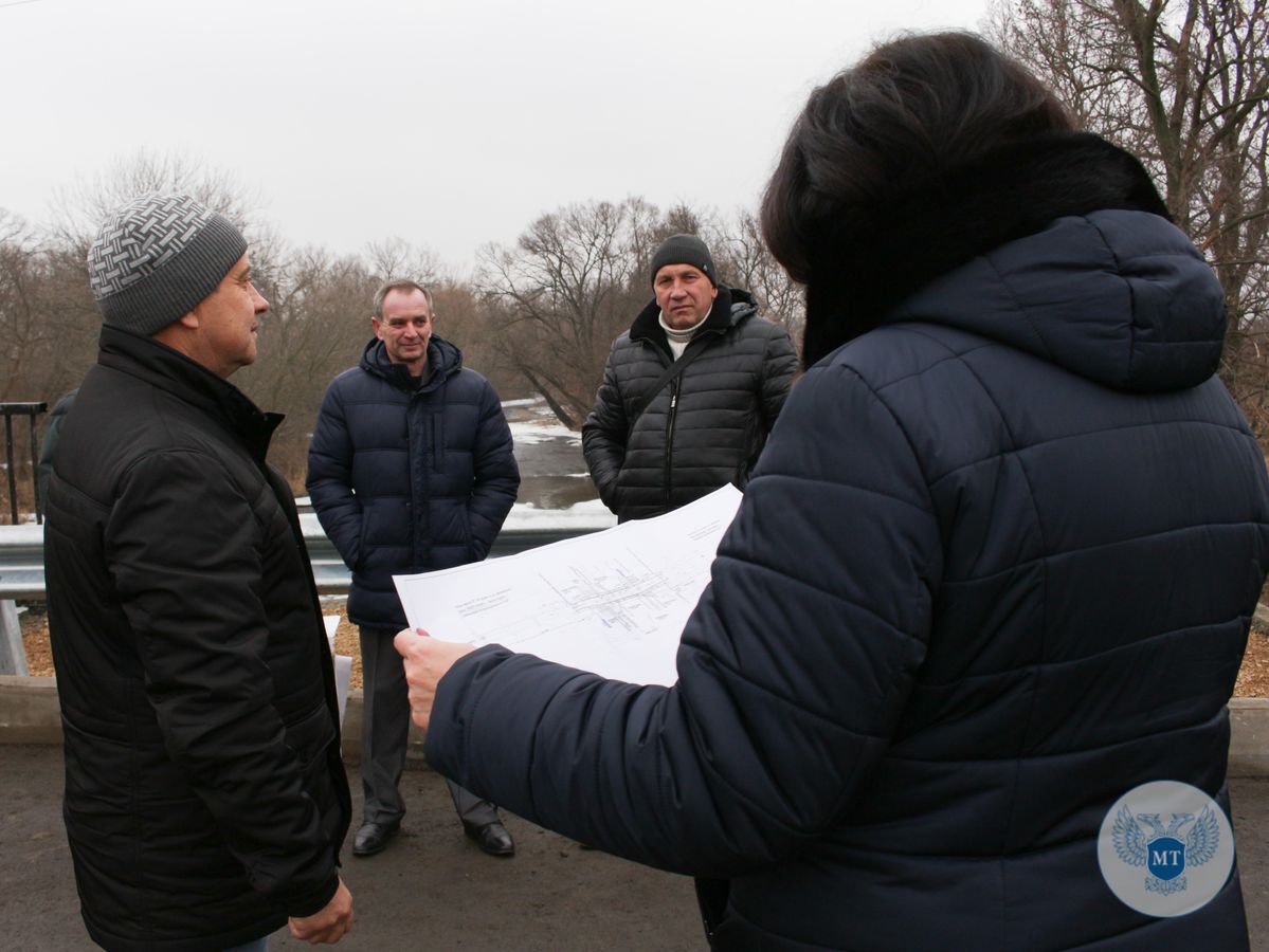 С сегодняшнего дня открыто движение по восстановленному мосту в Амвросиевском районе 