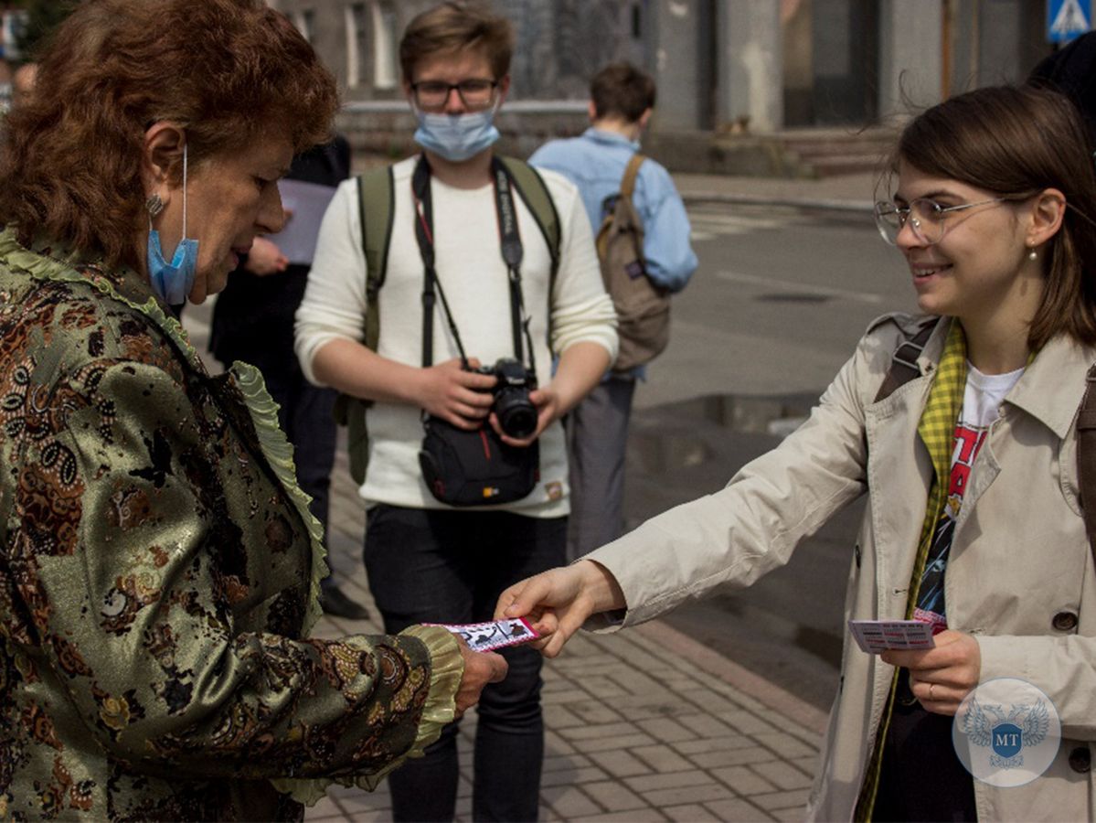 В рамках Недели БДД для жителей Горловки прошла акция, призванная напомнить правила безопасности в общественном транспорте