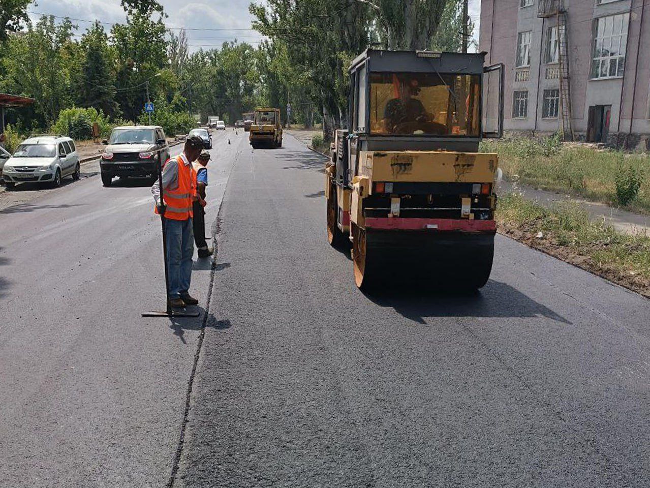 Специалисты Московской области продолжают восстановление улиц в Макеевке 