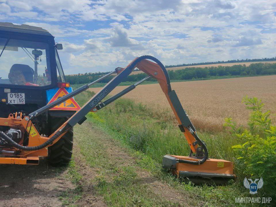 Дорожники под контролем ГКУ «Служба автомобильных дорог Донбасса» выполнили комплекс мероприятий по содержанию автодорог ДНР