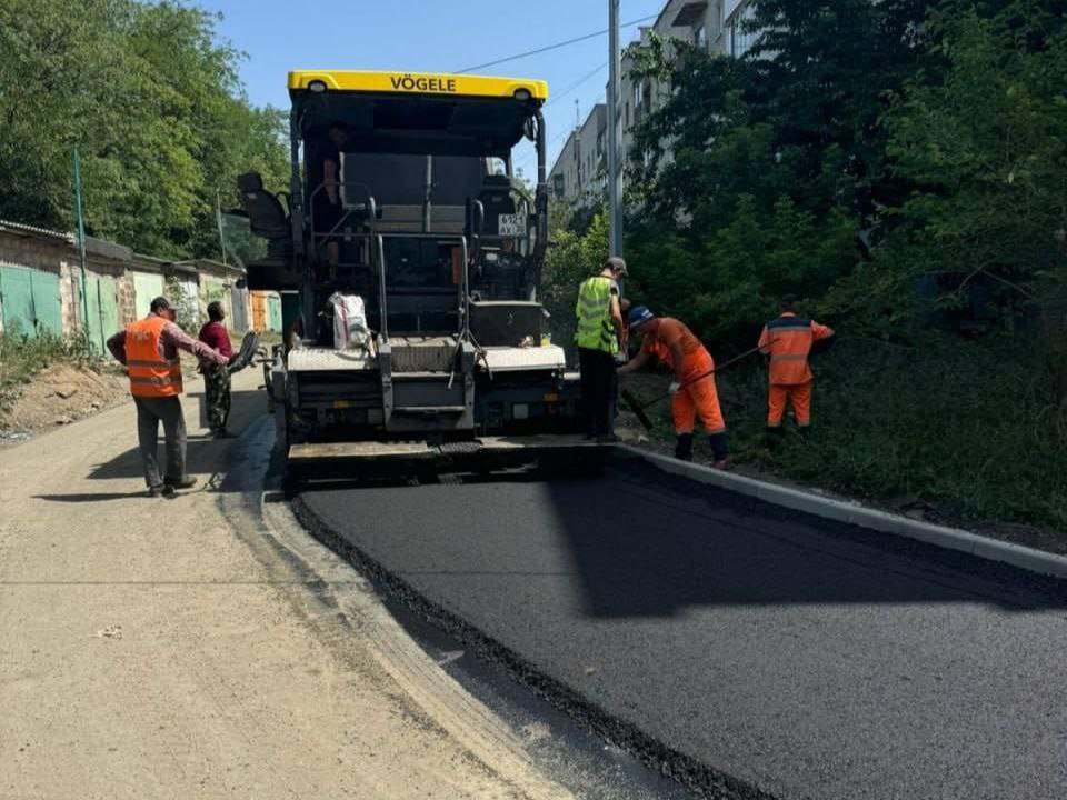 Ямал продолжает восстановление дорог в Волновахе