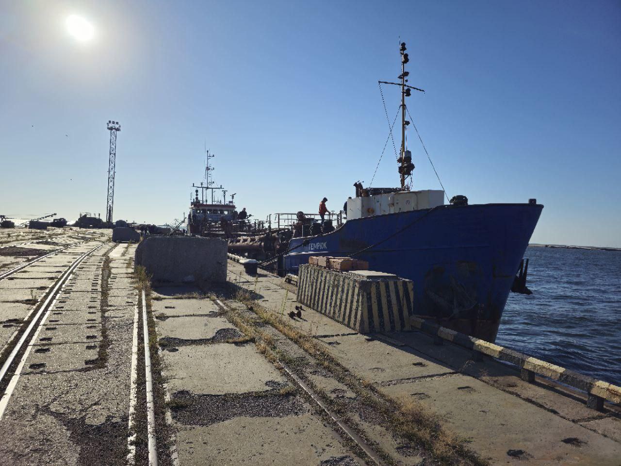 В Мариупольский морской порт прибыл земснаряд для обеспечения дноуглубления на подходном канале для прохода крупнотоннажных судов