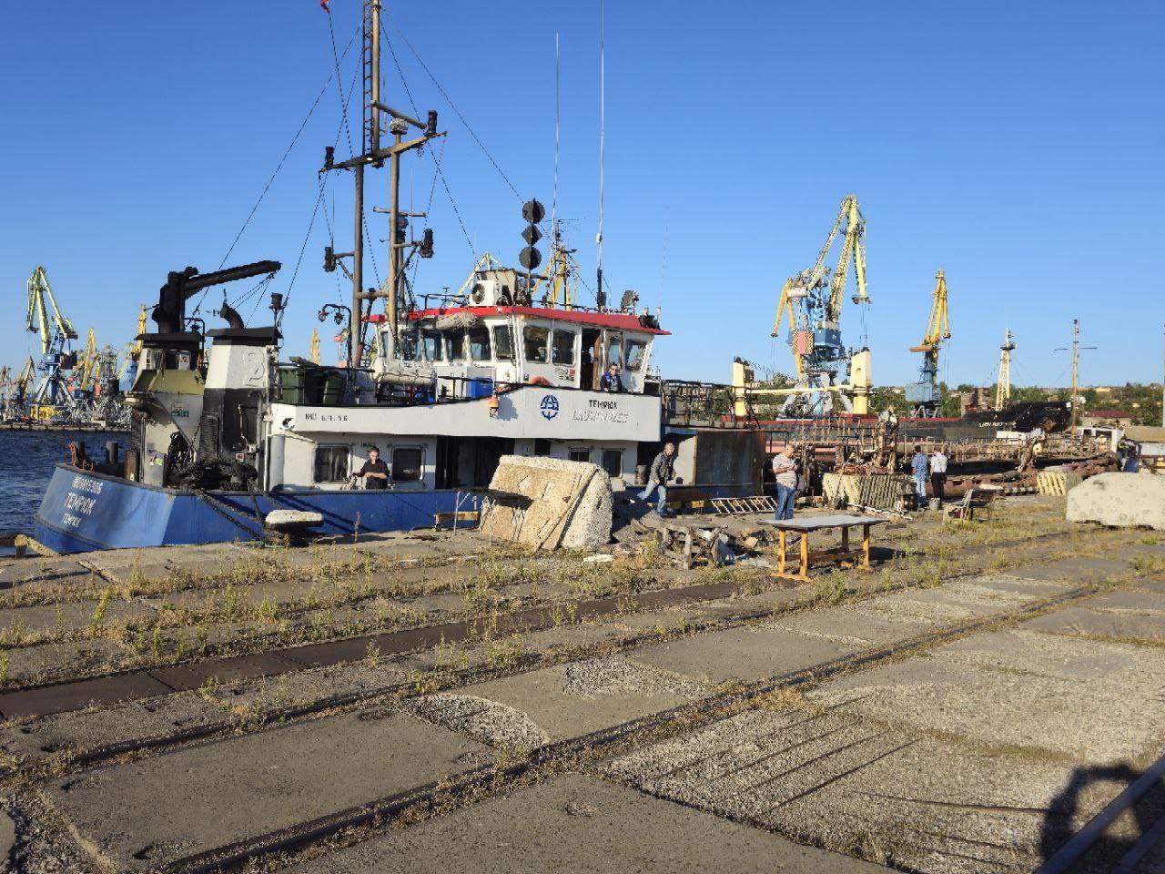 В Мариупольский морской порт прибыл земснаряд для обеспечения дноуглубления на подходном канале для прохода крупнотоннажных судов