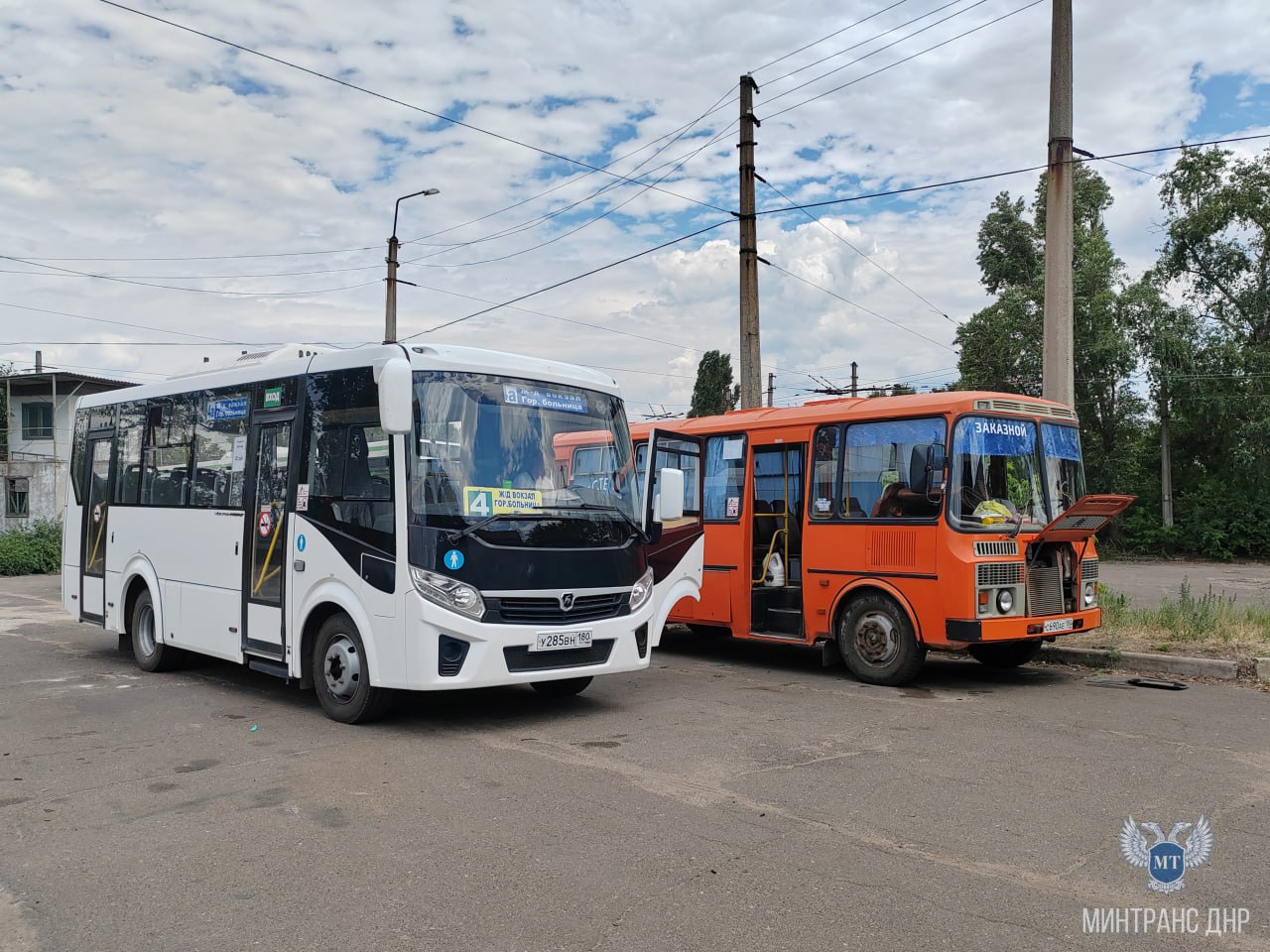 В ходе рабочей поездки в Харцызск Артем Бафанов и Тимур Дьяченко посетили МУП «Харцызскэлектротранс» 