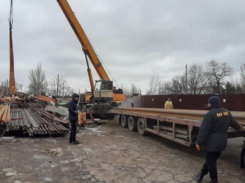 Ленобласть передала в Енакиево шпалы и рельсы для восстановления транспортной инфраструктуры подшефного города