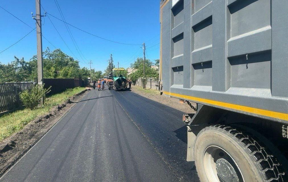 Специалисты из Хабаровского края продолжают ремонт улично-дорожной сети Дебальцево