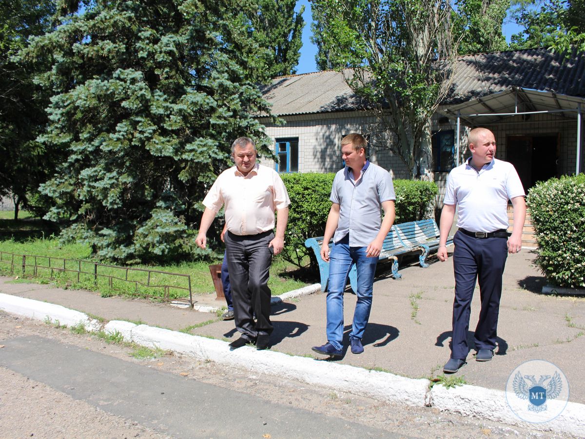 Андрей Дубров провел прием граждан в Тельмановском районе