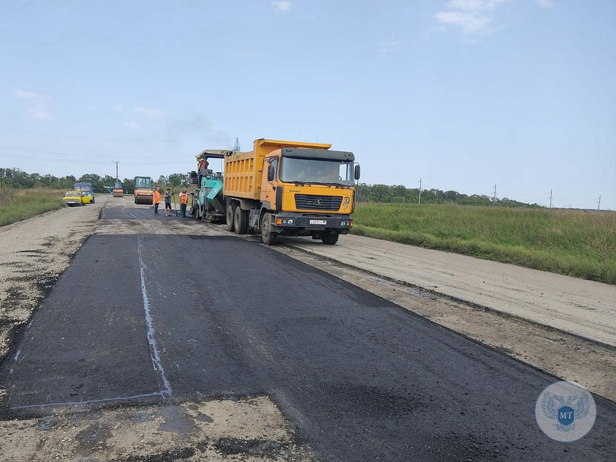 Специалисты ГП «Автодор» выполняют ремонт республиканских дорог  государственного значения в направлении ЛНР и РФ