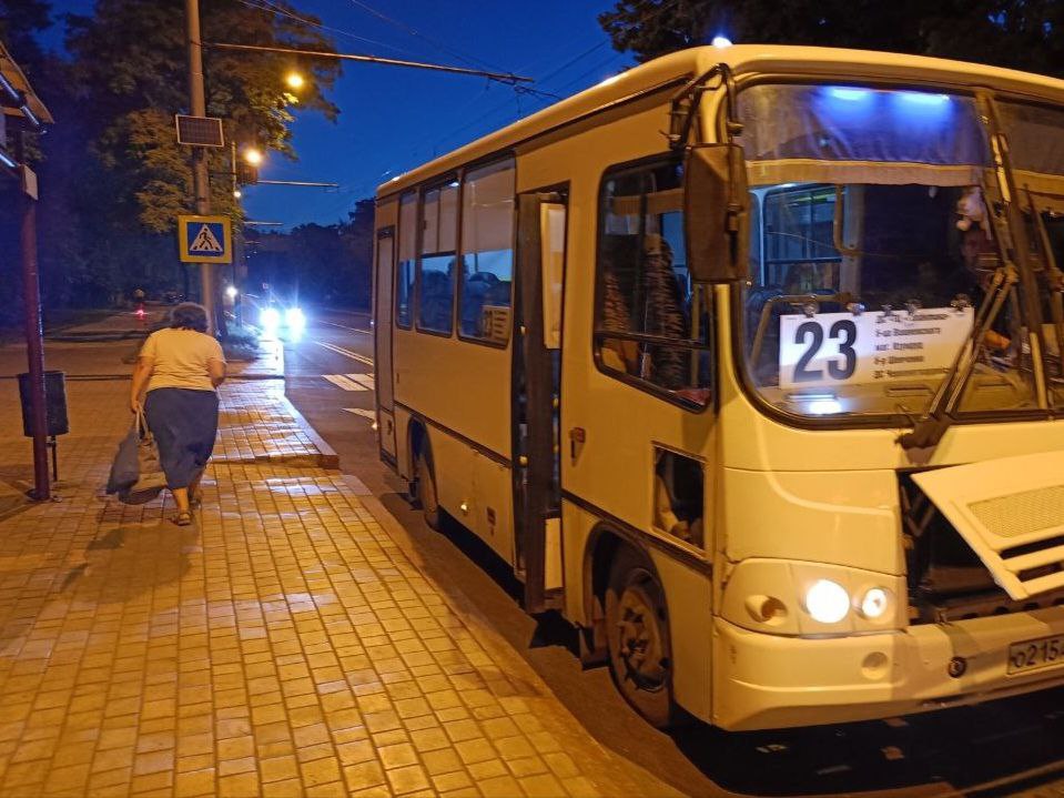 В Донецке и Макеевке ряд маршрутов общественного транспорта уже продлили графики своей работы в вечернее время