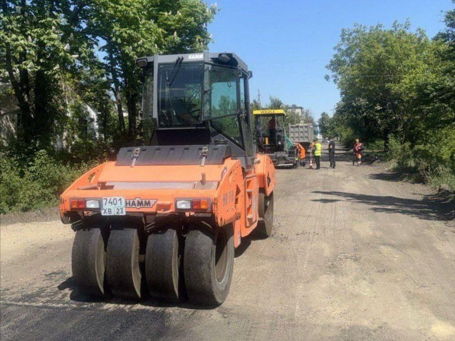 Хабаровский край продолжает работы по восстановлению  улично-дорожной сети Дебальцево