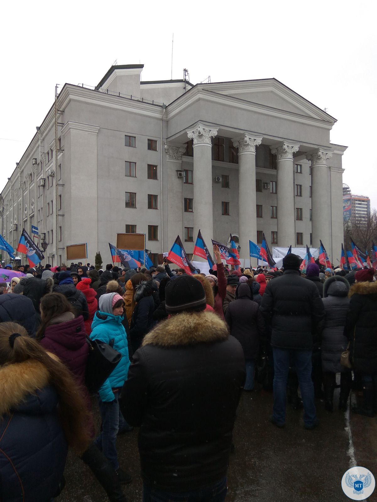 Сотрудники Министерства транспорта ДНР приняли участие в шествии и митинге, приуроченным к Международному дню солидарности