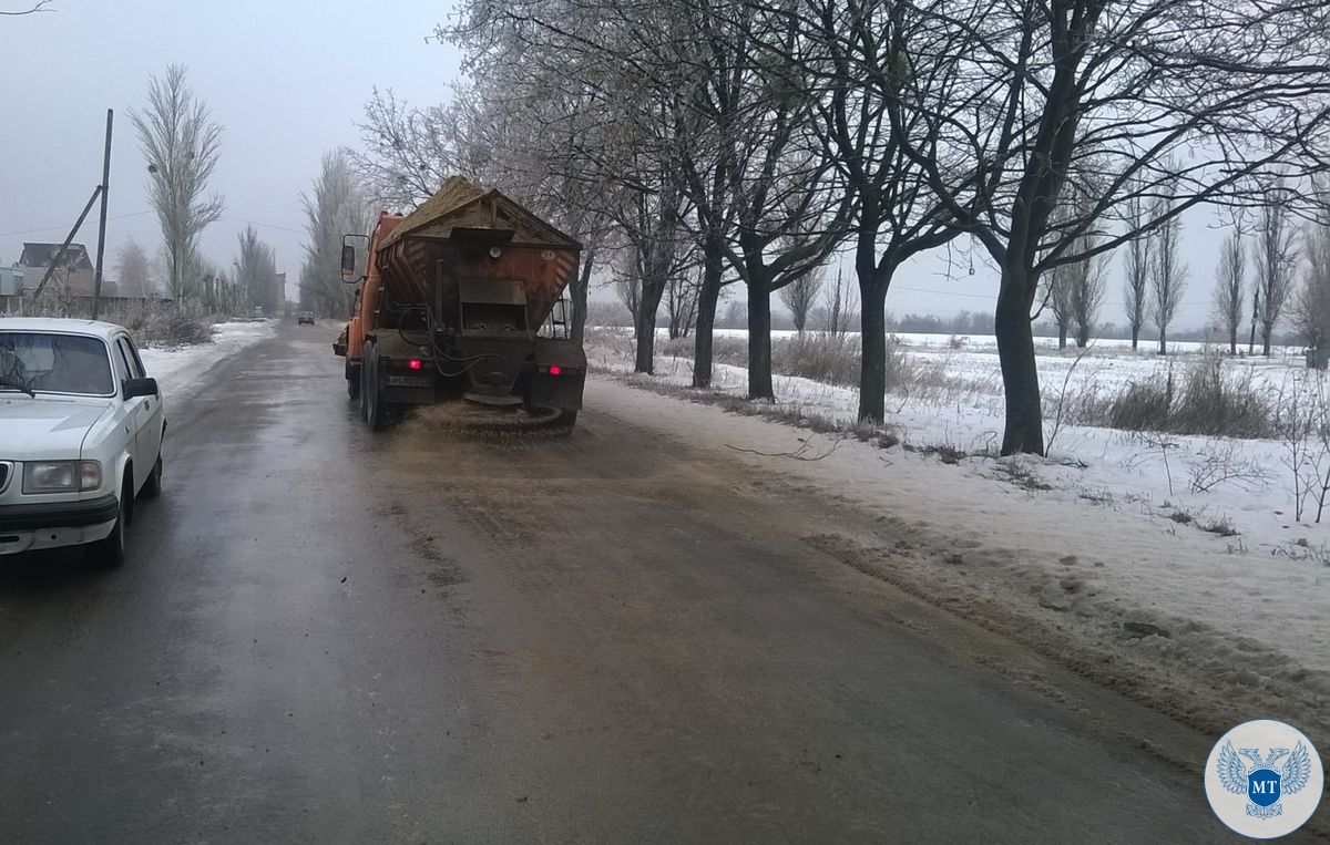 Спецтехника ГП «Автодор» устраняет последствия снегопада