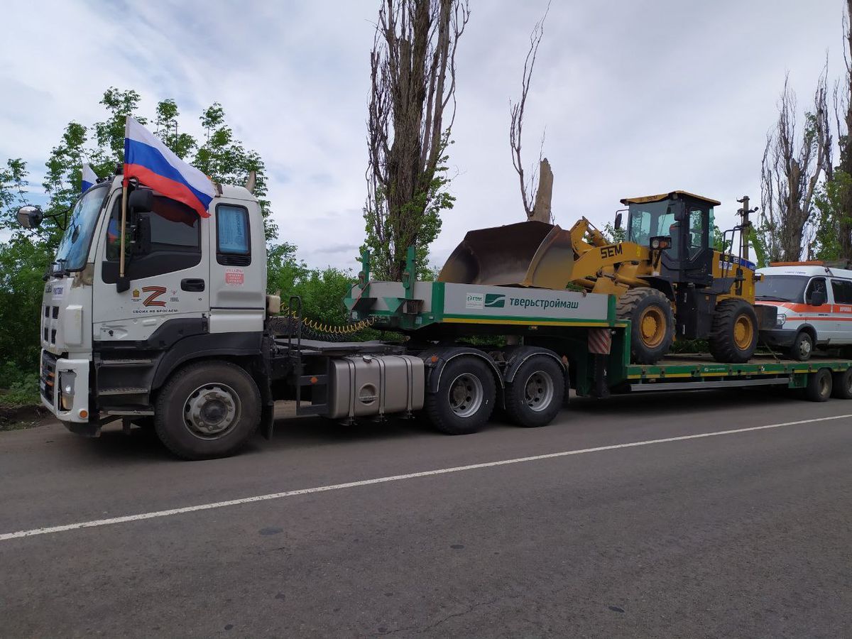 В ДНР прибыла первая колонна дорожно-строительной техники из РФ для восстановления дорожного хозяйства