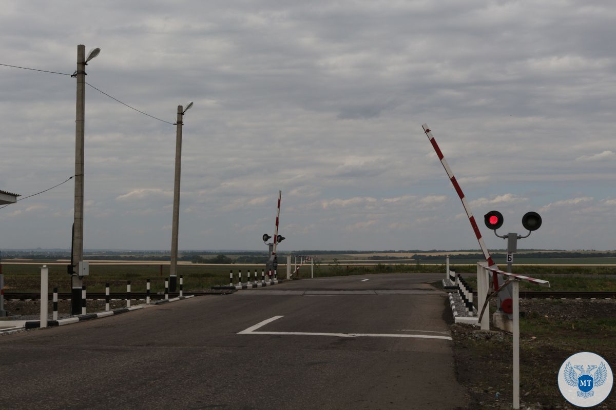 В Кировском завершено восстановление двух железнодорожных переездов