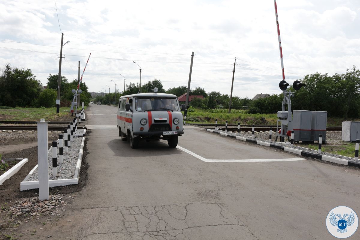 В Кировском завершено восстановление двух железнодорожных переездов